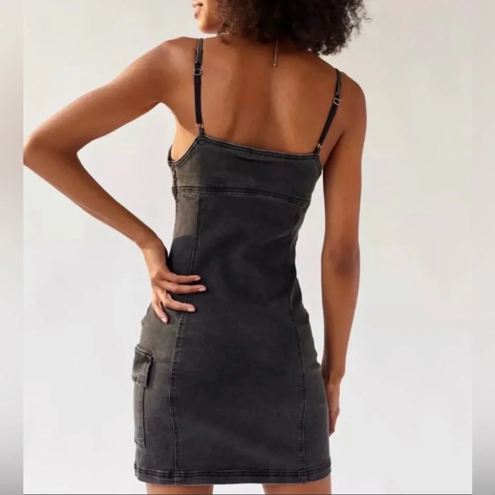 URBAN OUTFITTERS- Denim dress - Picture 2 of 7